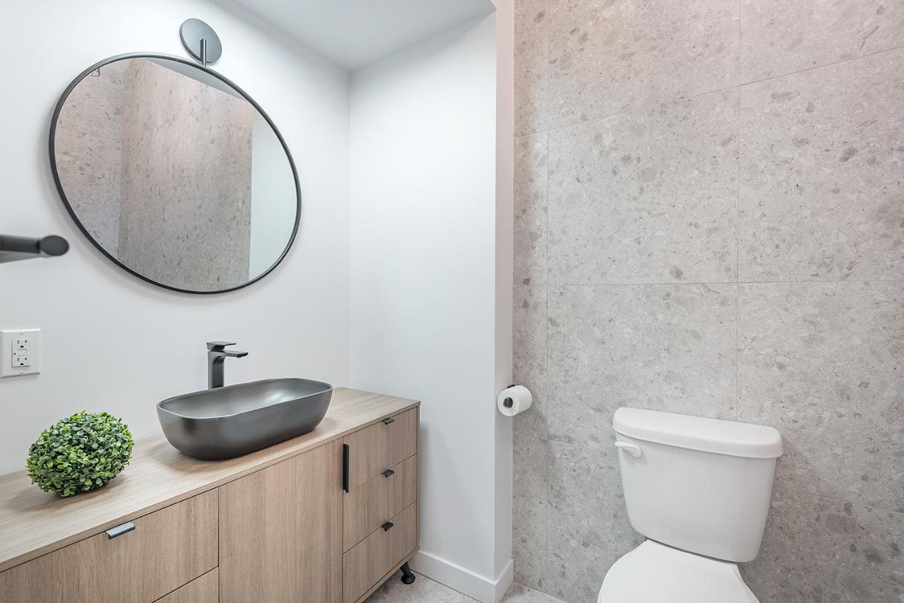 Free Parking Prime Location New Modern Condo Brossard Esterno foto